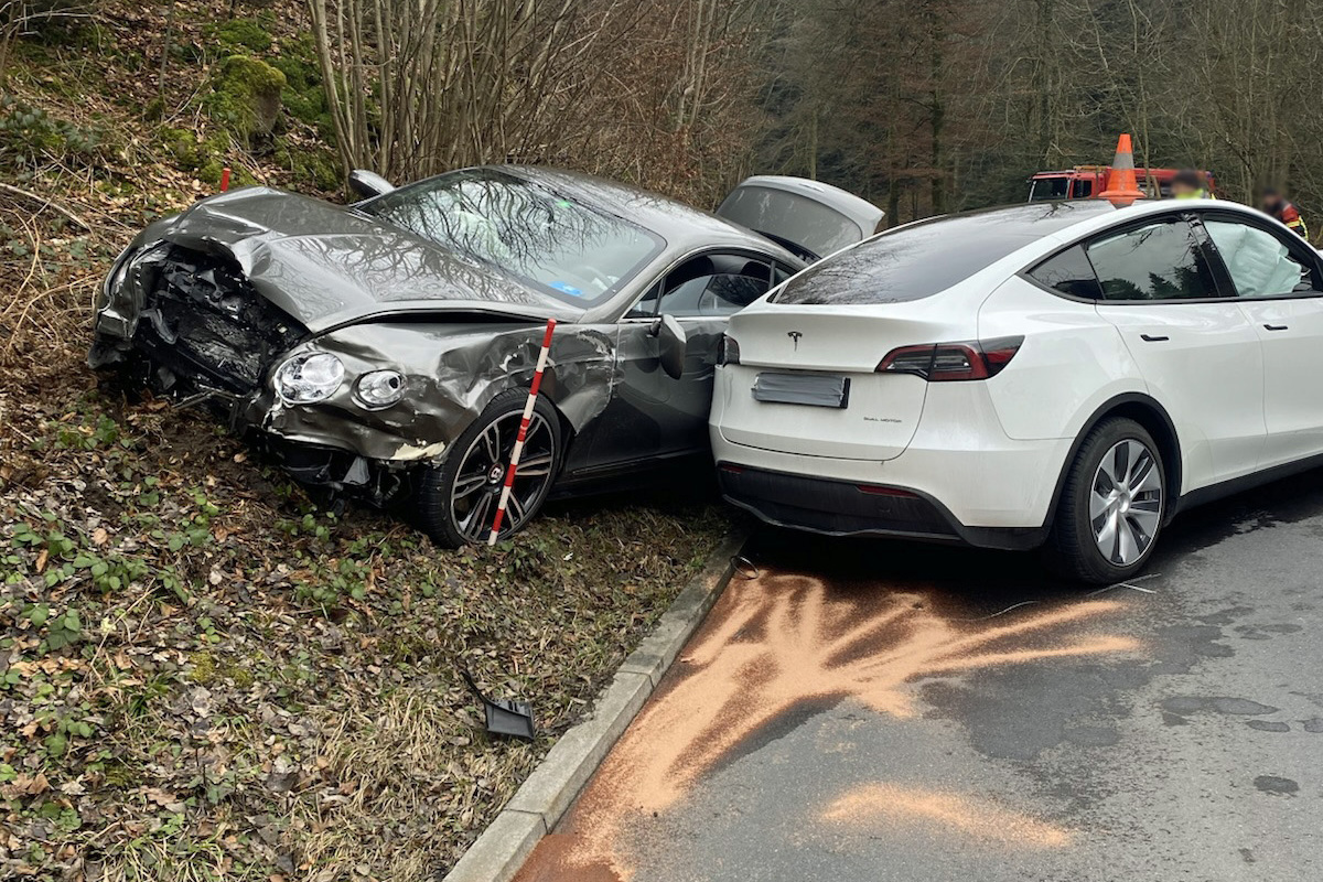Adligenswil LU – Mehrere Verletzte und gesperrte Strassen nach Frontalkollision