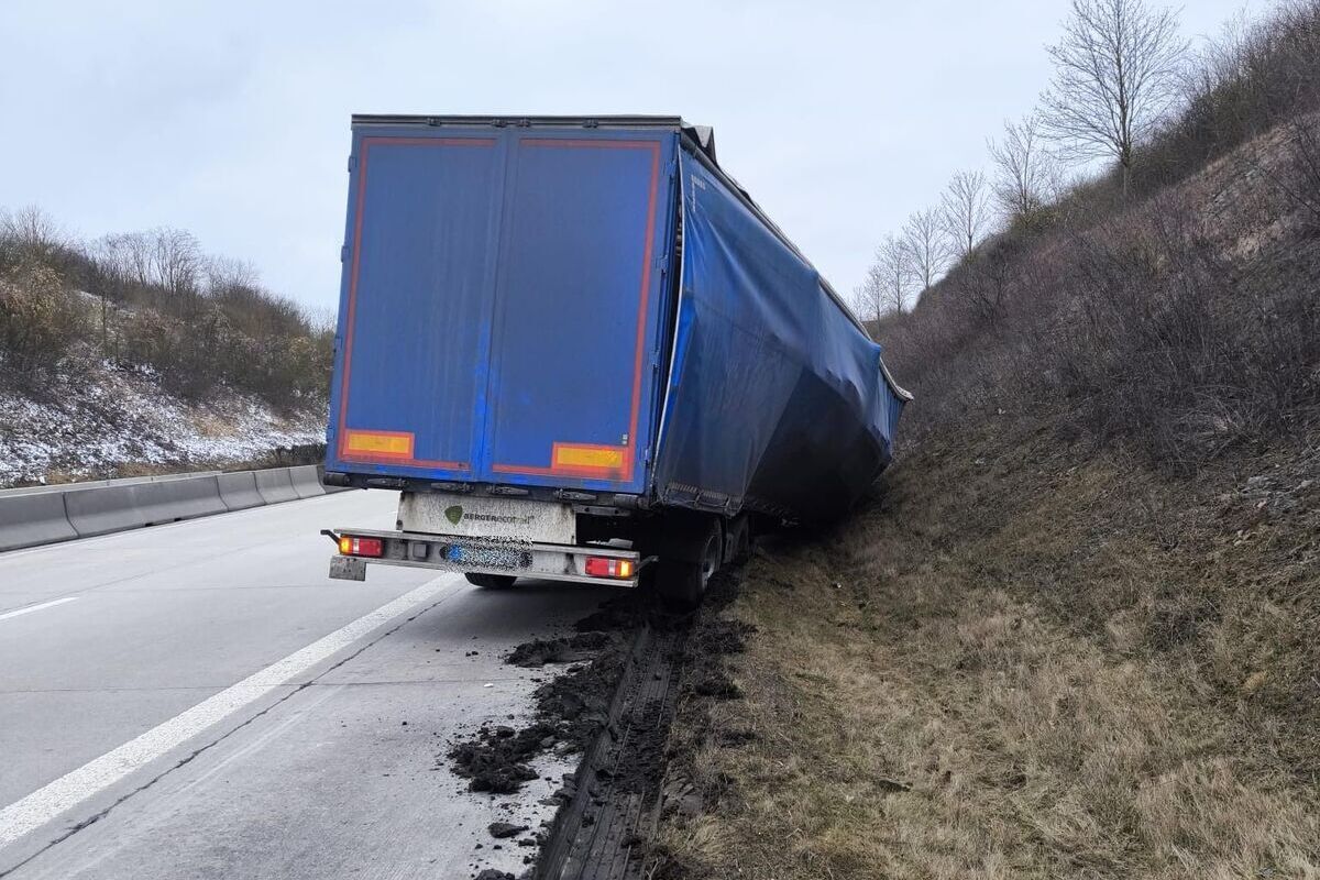 Betrunkener LKW-Fahrer verunfallt auf der Bundesautobahn 71