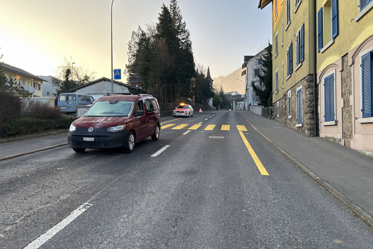 Unfälle in Goldau und Oberarth SZ – Beschlagene Autoscheiben führen zu Kollisionen mit Fussgängerinnen