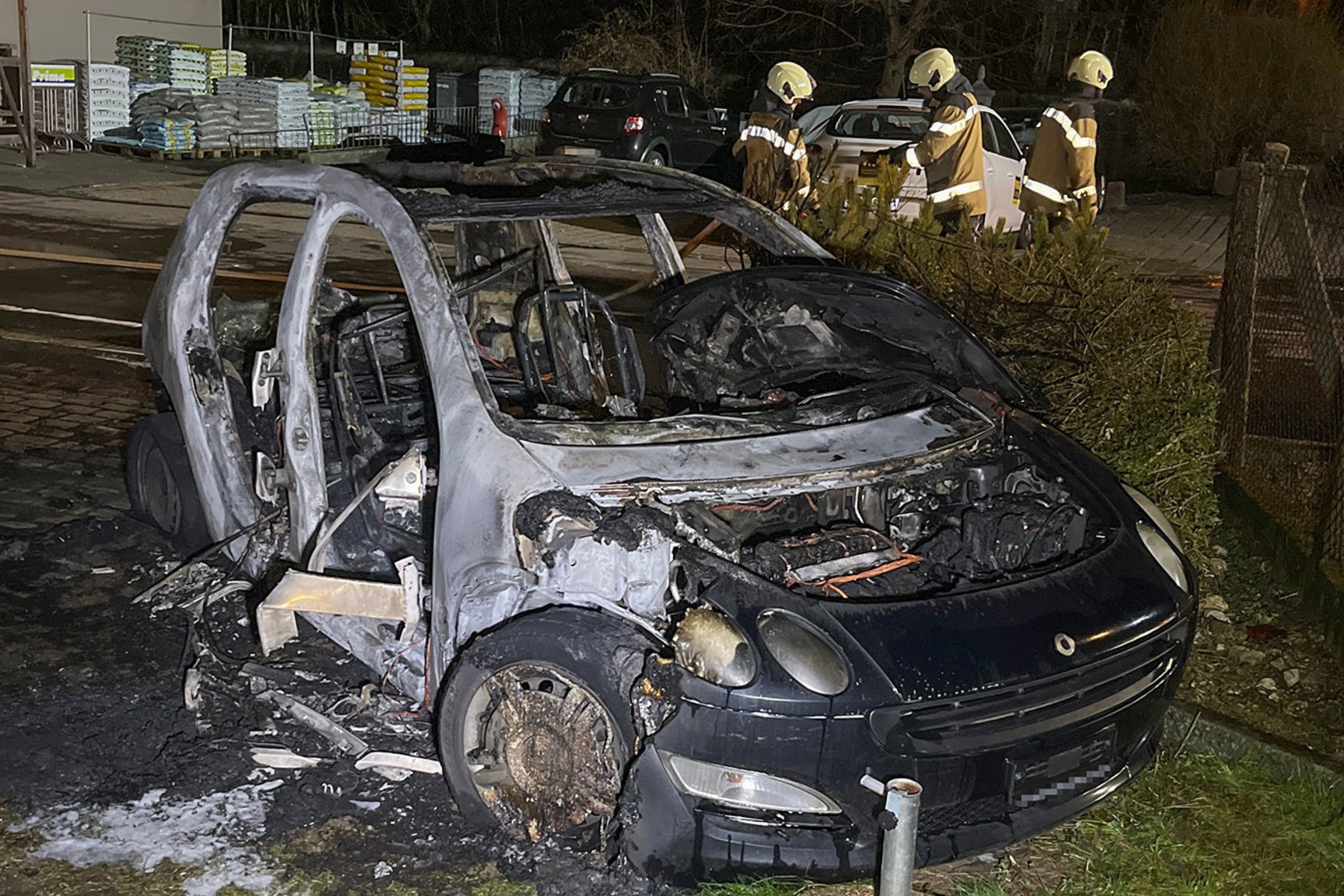 Oberdorf BL – Auto in Vollbrand