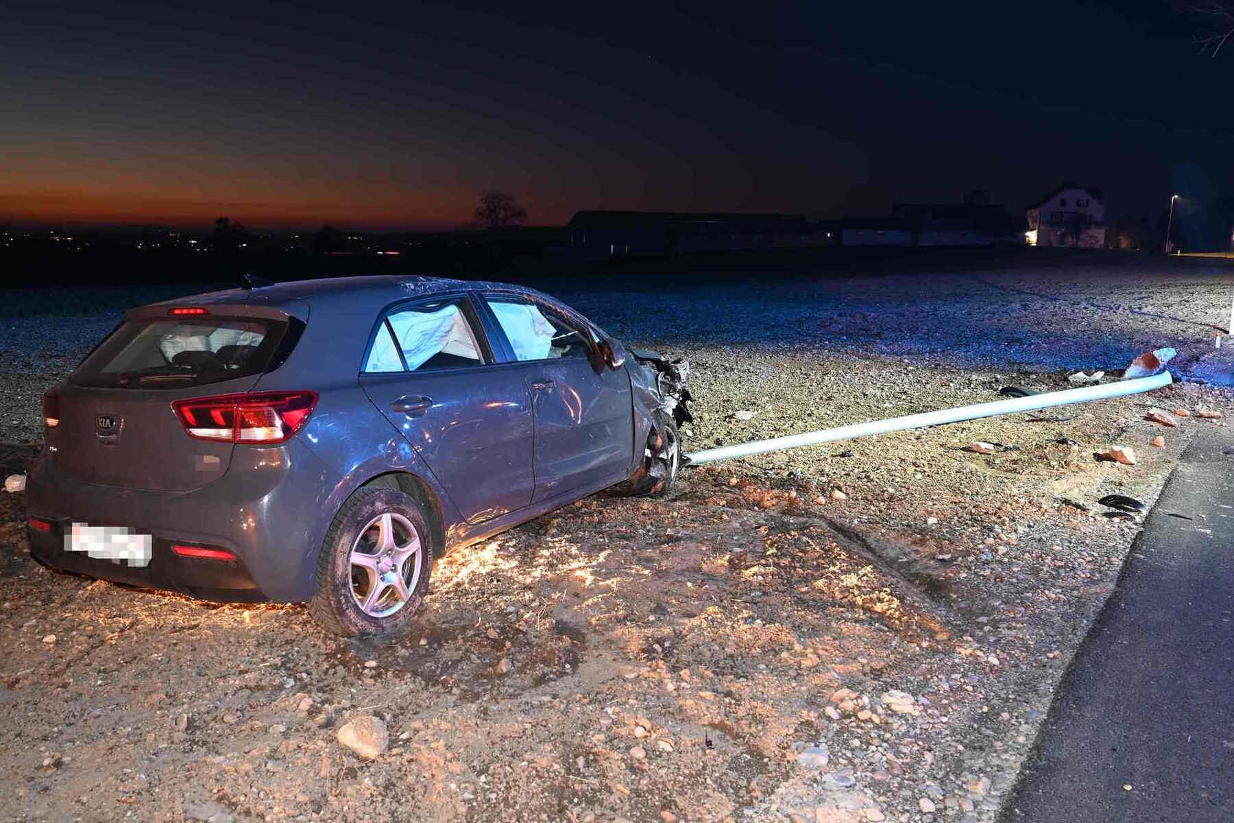 Bronschhofen SG – Auto überschlägt sich bei Unfall