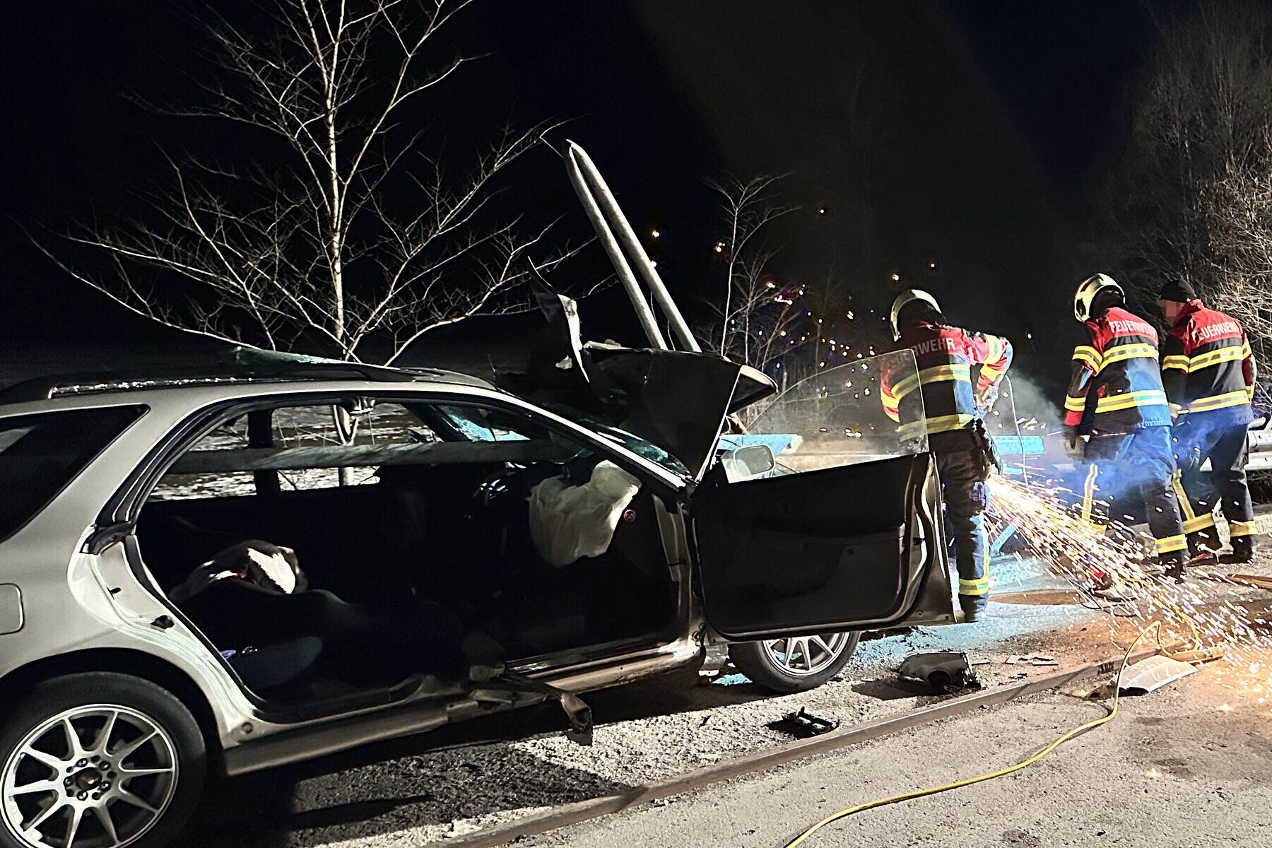 Schwerer Unfall in Unteriberg SZ – Strasse drei Stunden gesperrt