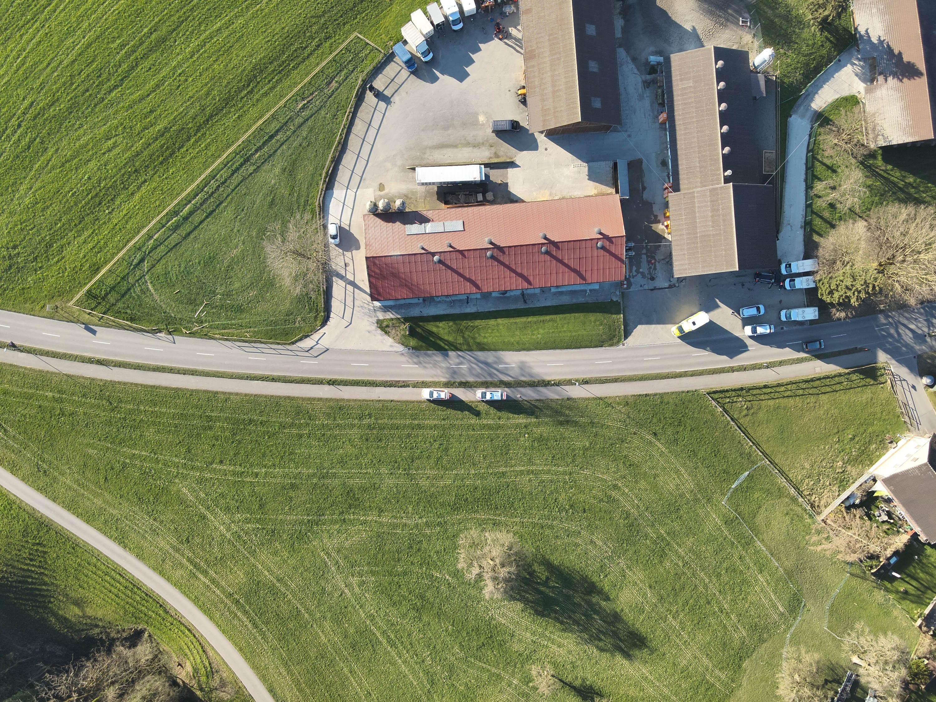 Mörschwil SG – Auto prallt nach Unfall in mehrere Objekte