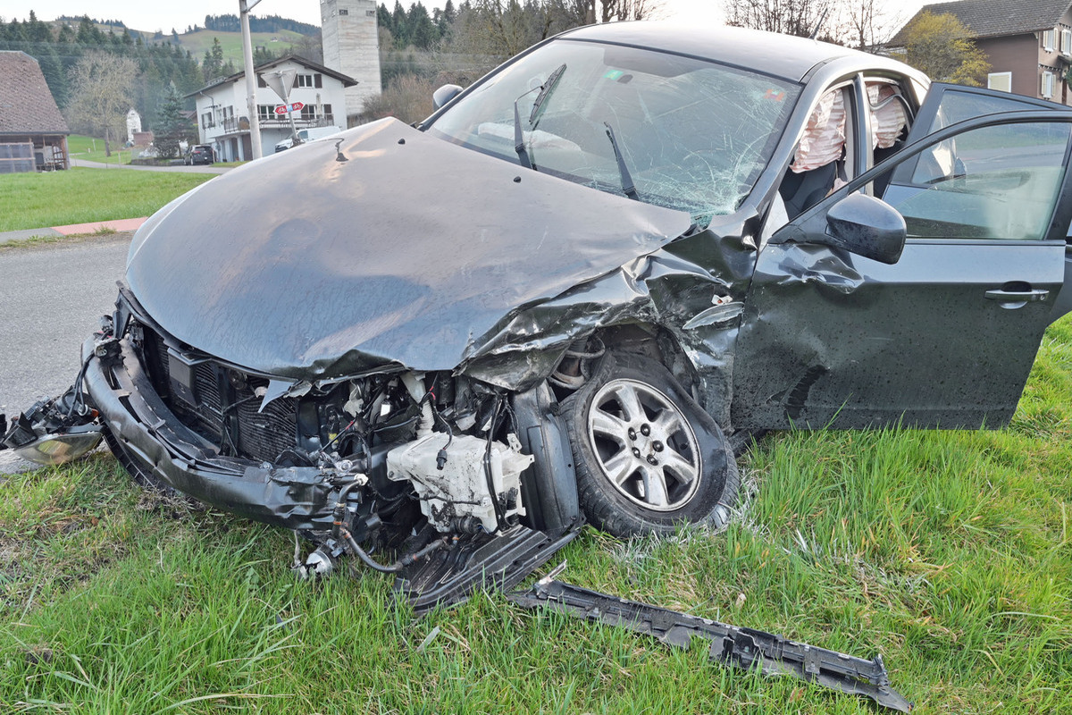 Kanton Luzern – Mehrere Verkehrsunfälle und Diebstähle am Wochenende