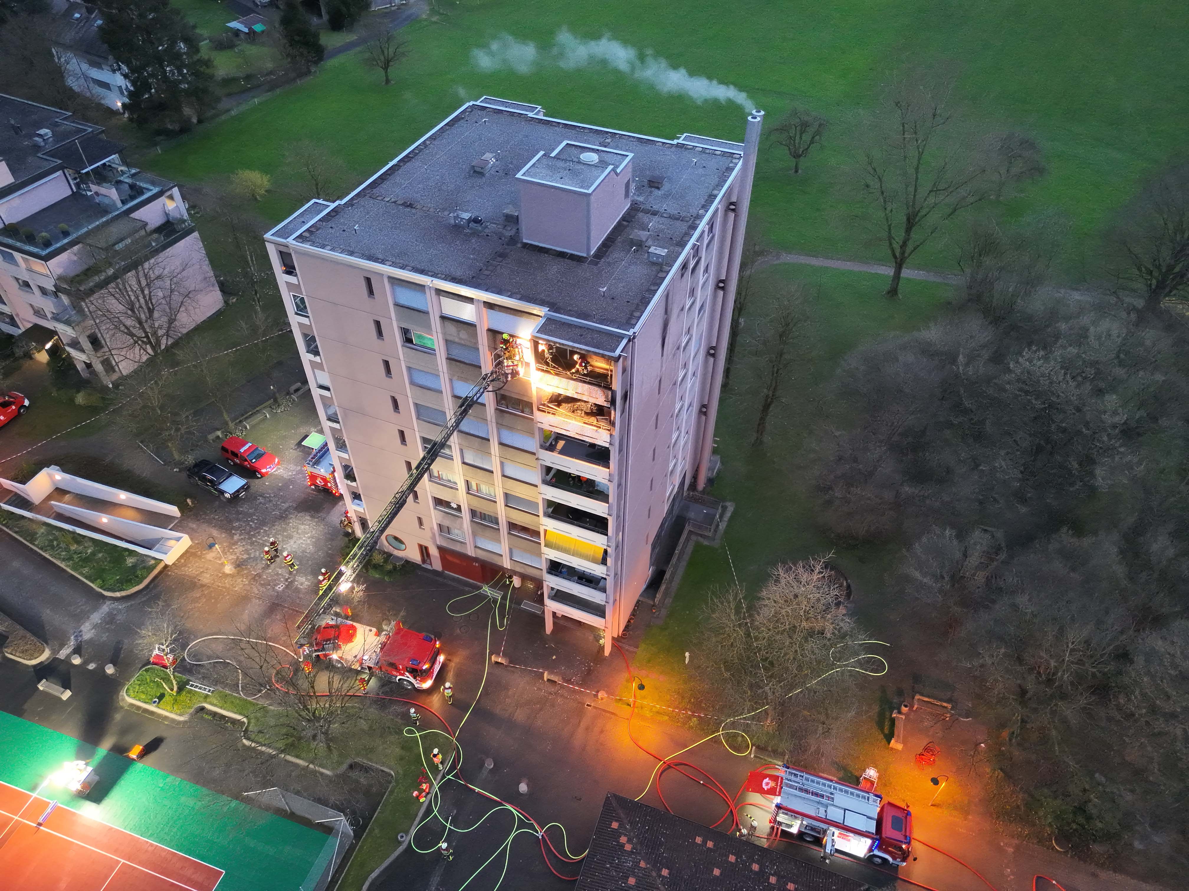 Brand in Cham ZG – 30 Personen evakuiert