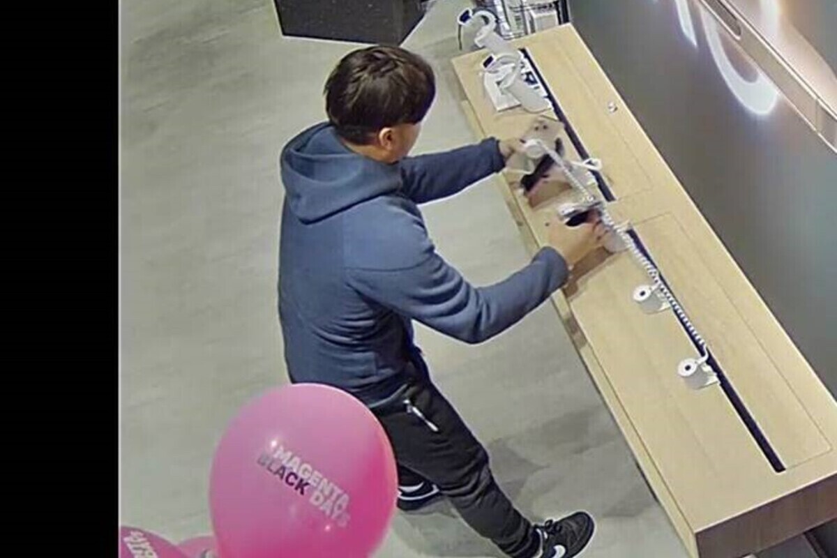 Neunkirchen – Smartphones aus Elektrofachgeschäft gestohlen