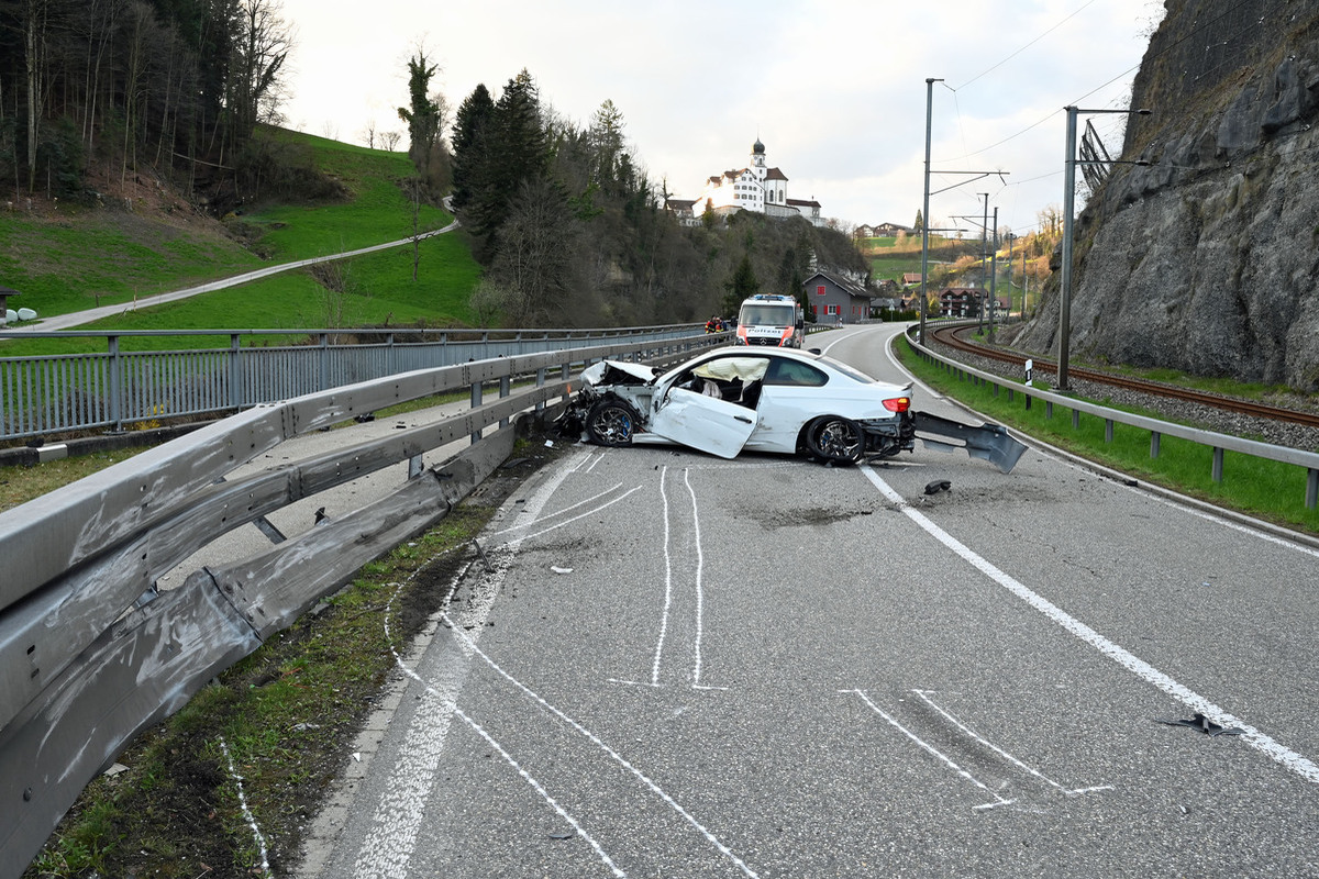 Ruswil LU – K10 nach heftigem Unfall gesperrt