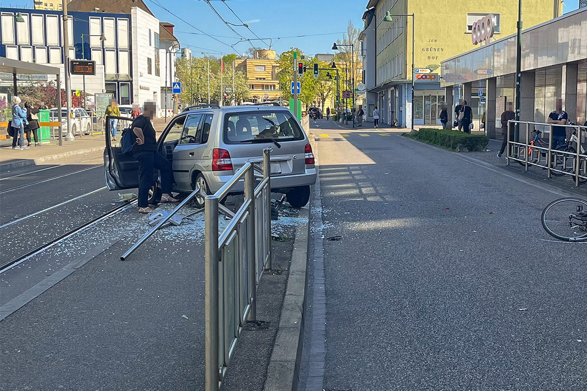 Birsfelden BL - Fussgänger bei Unfall frontal erfasst