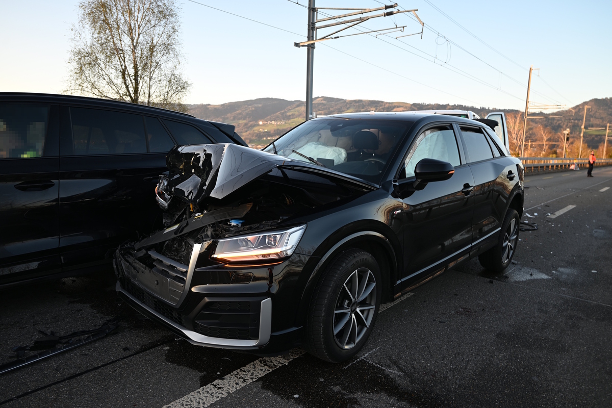 Rapperswil-Jona SG – Drei Autos an Unfall beteiligt