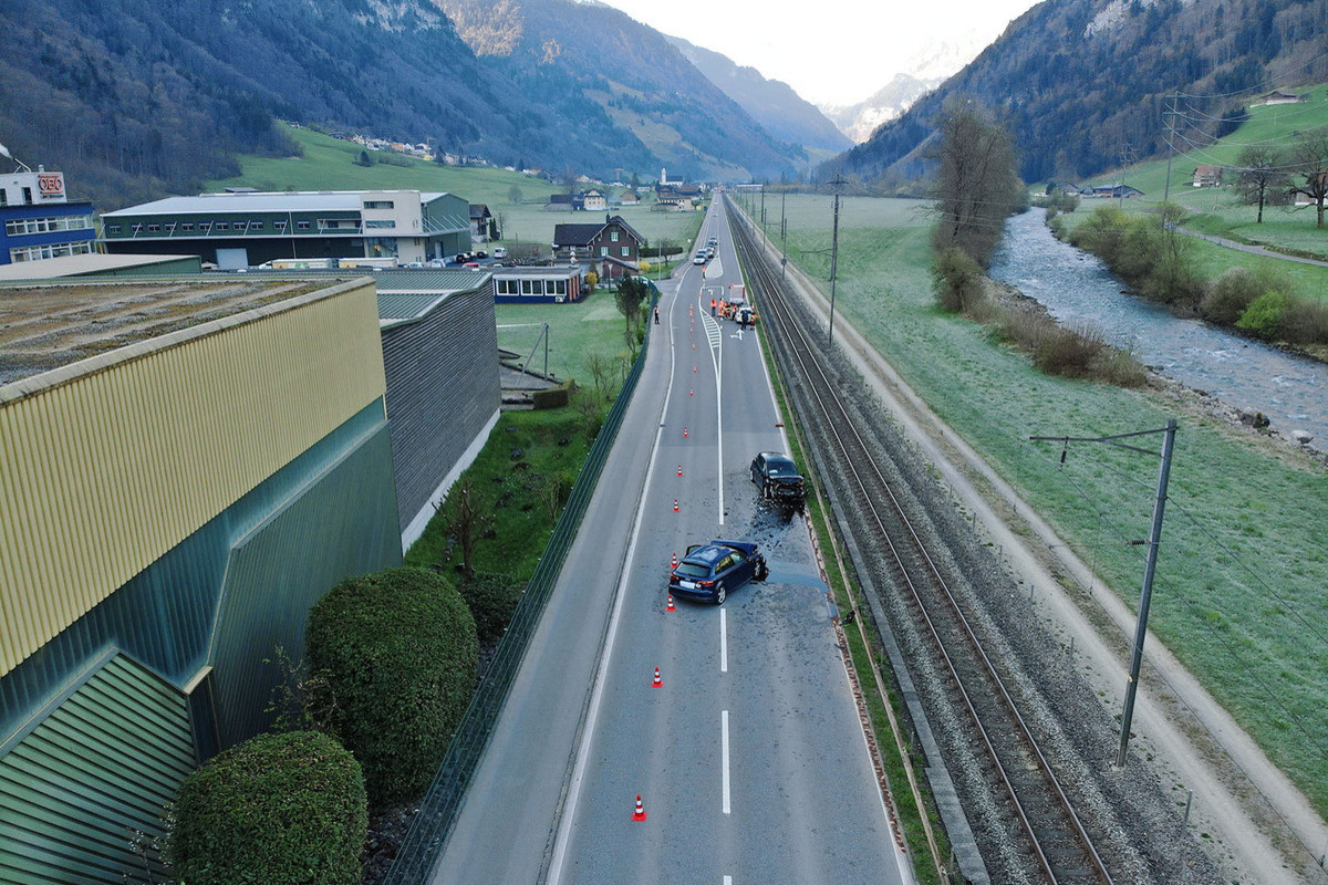 Wolfenschiessen NW – Frontalkollision zwischen zwei Autos