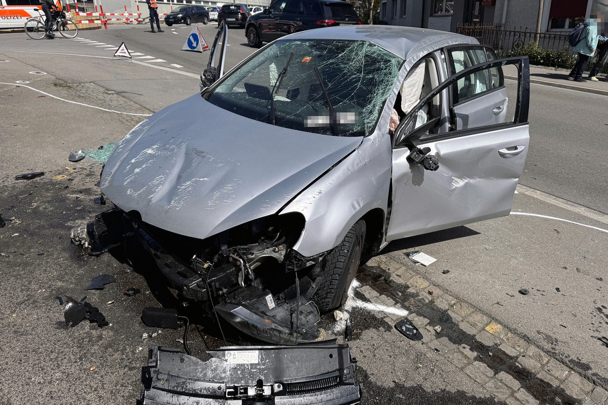 St. Gallen – Fahrunfähig in Hausfassade gekracht