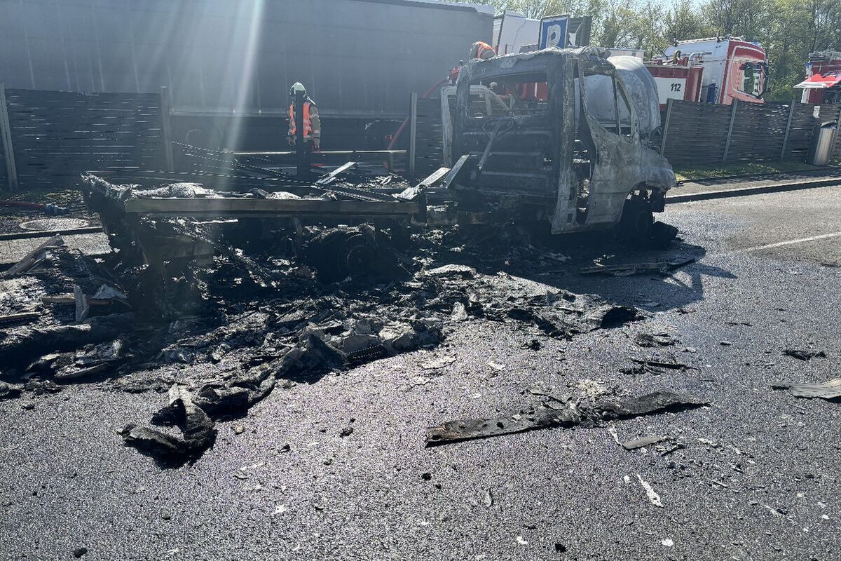 Sissach BL – Lieferwagen in Brand geraten