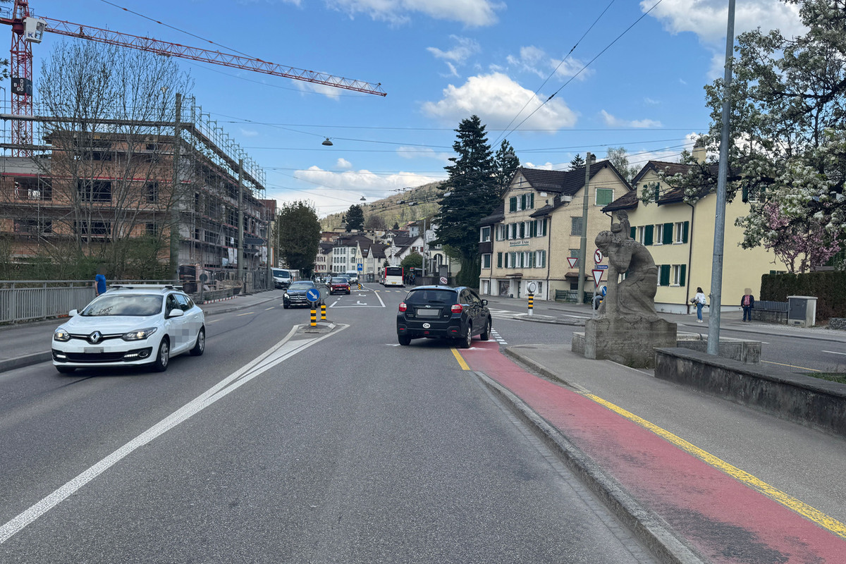 Unfall in St. Gallen – Autofahrer übersieht Velofahrerin beim Abbiegen