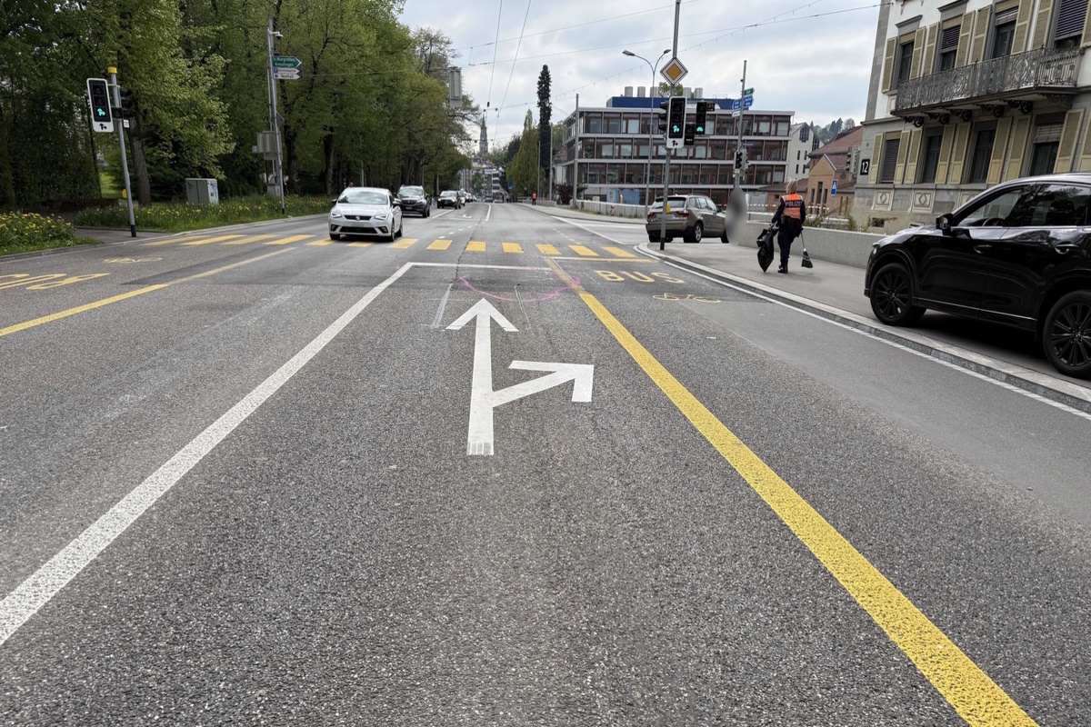 St. Gallen – Zwei Autos bei Unfall an der Ampel beschädigt
