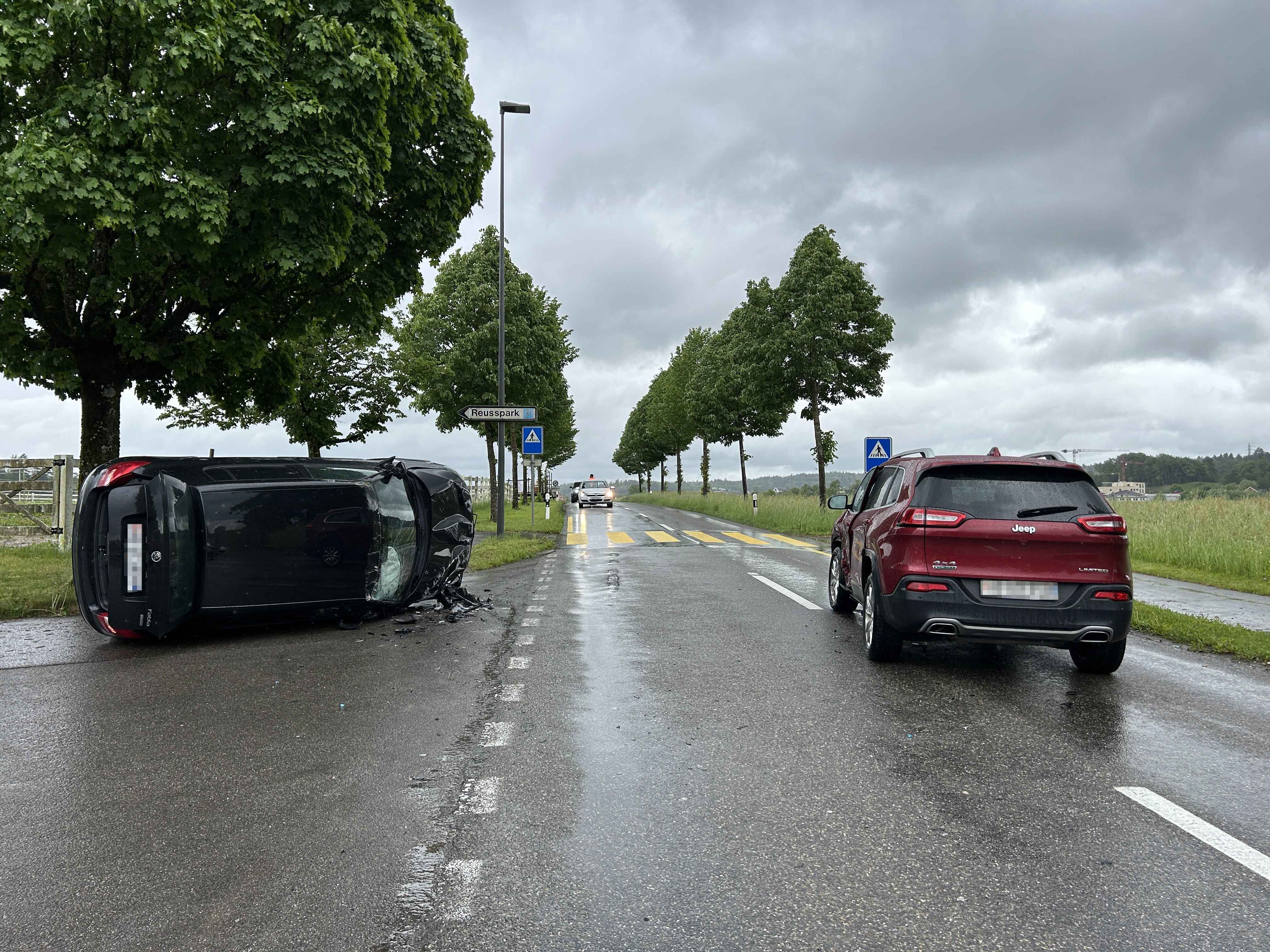 Nesselnbach AG – Auto überschlägt sich bei Unfall