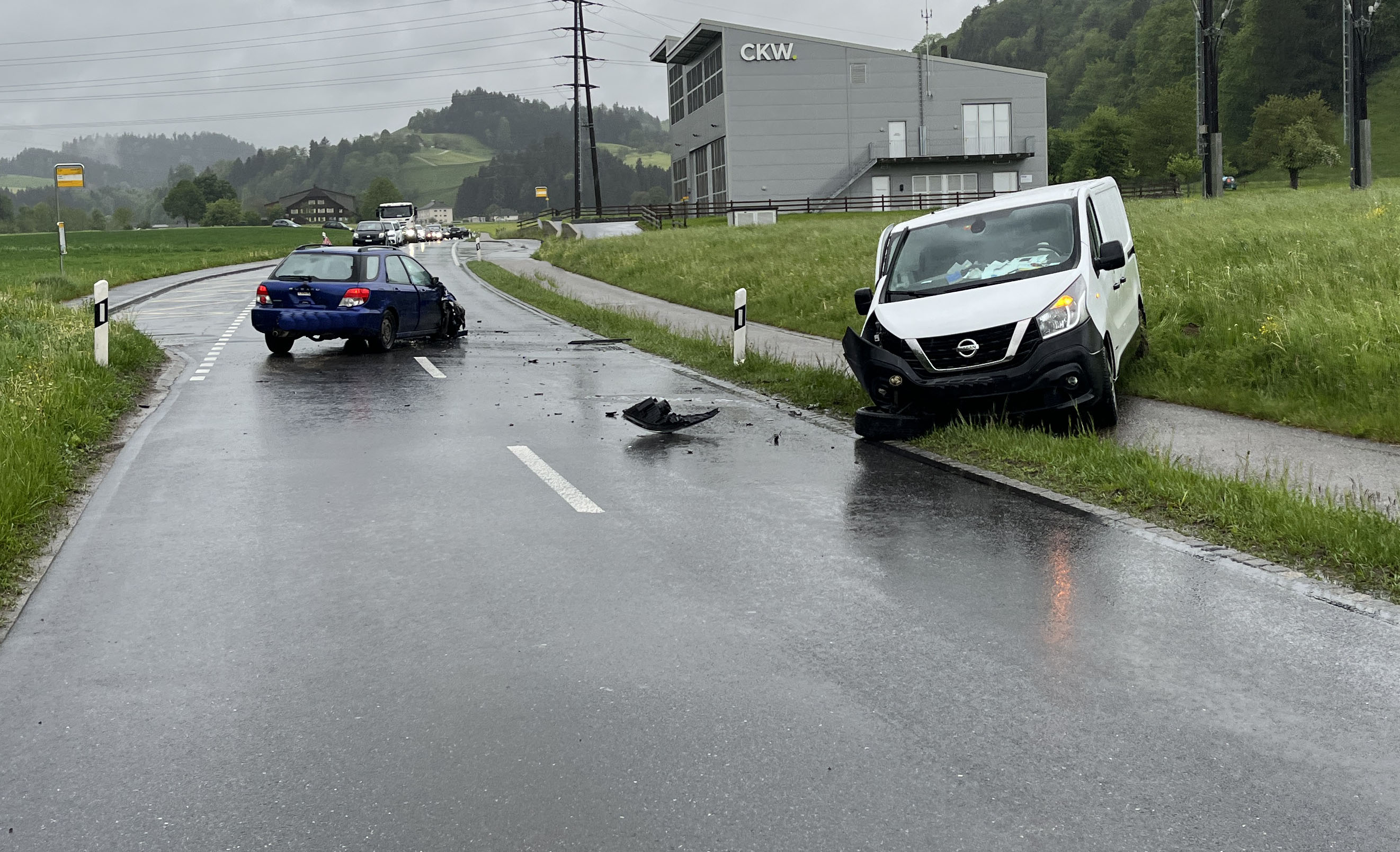 Unfall Willisau LU – Frontalkollision zwischen Auto und Lieferwagen