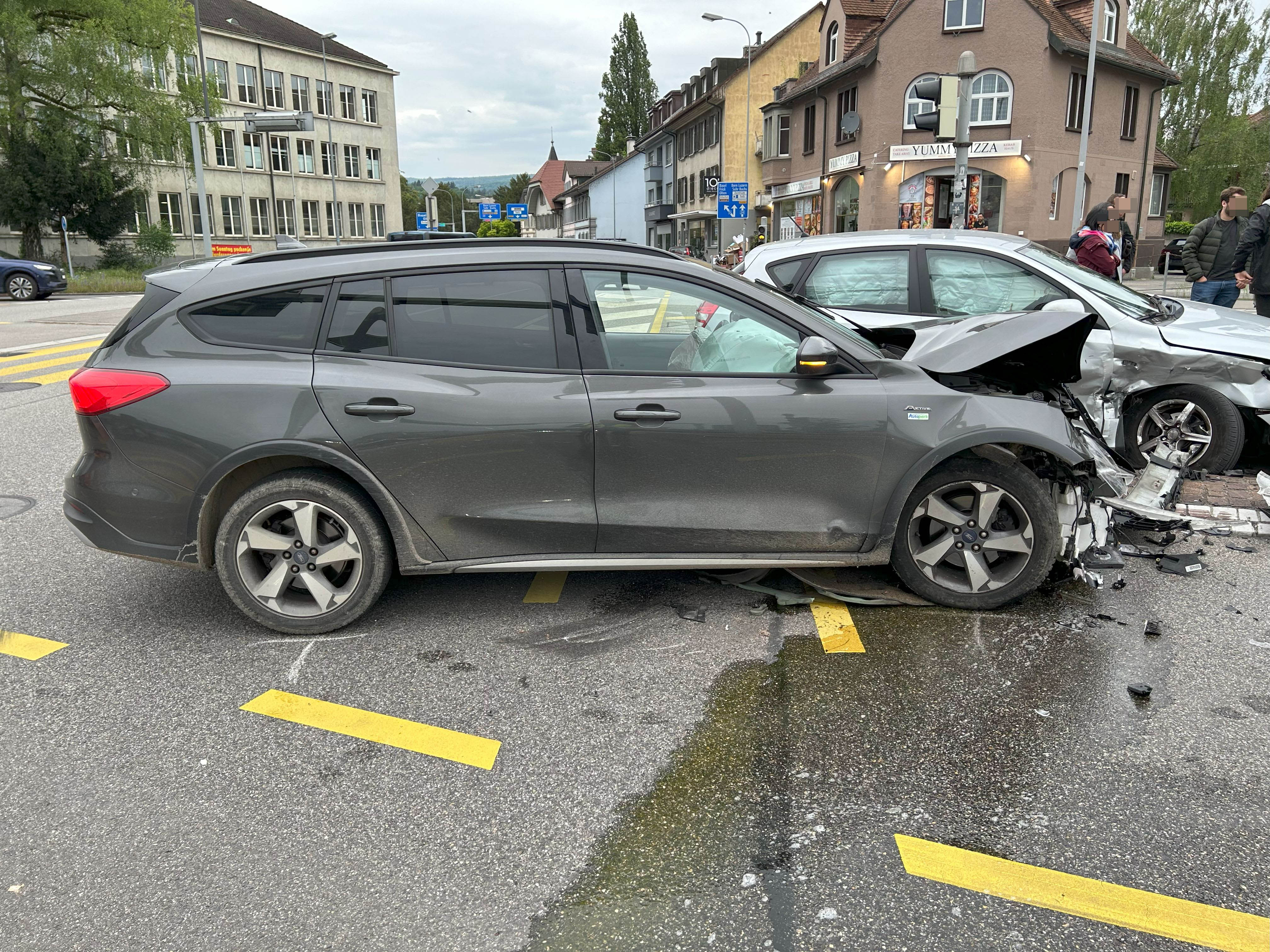 Aarau AG – Fahrer im psychischen Ausnahmezustand baut Unfall