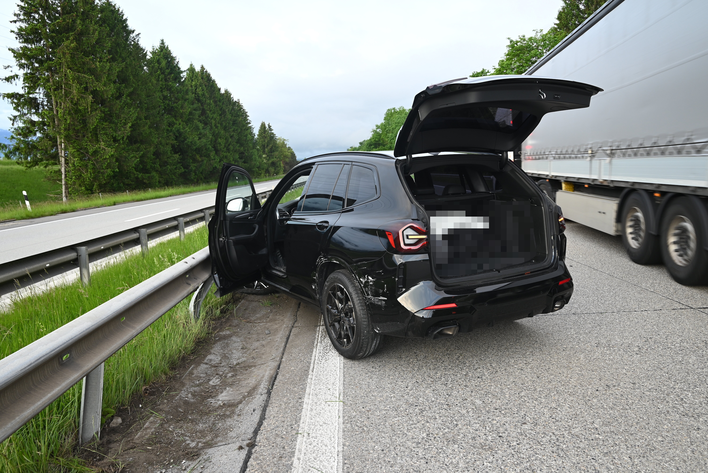 Salez SG – Stau nach Unfall auf der Autobahn A13