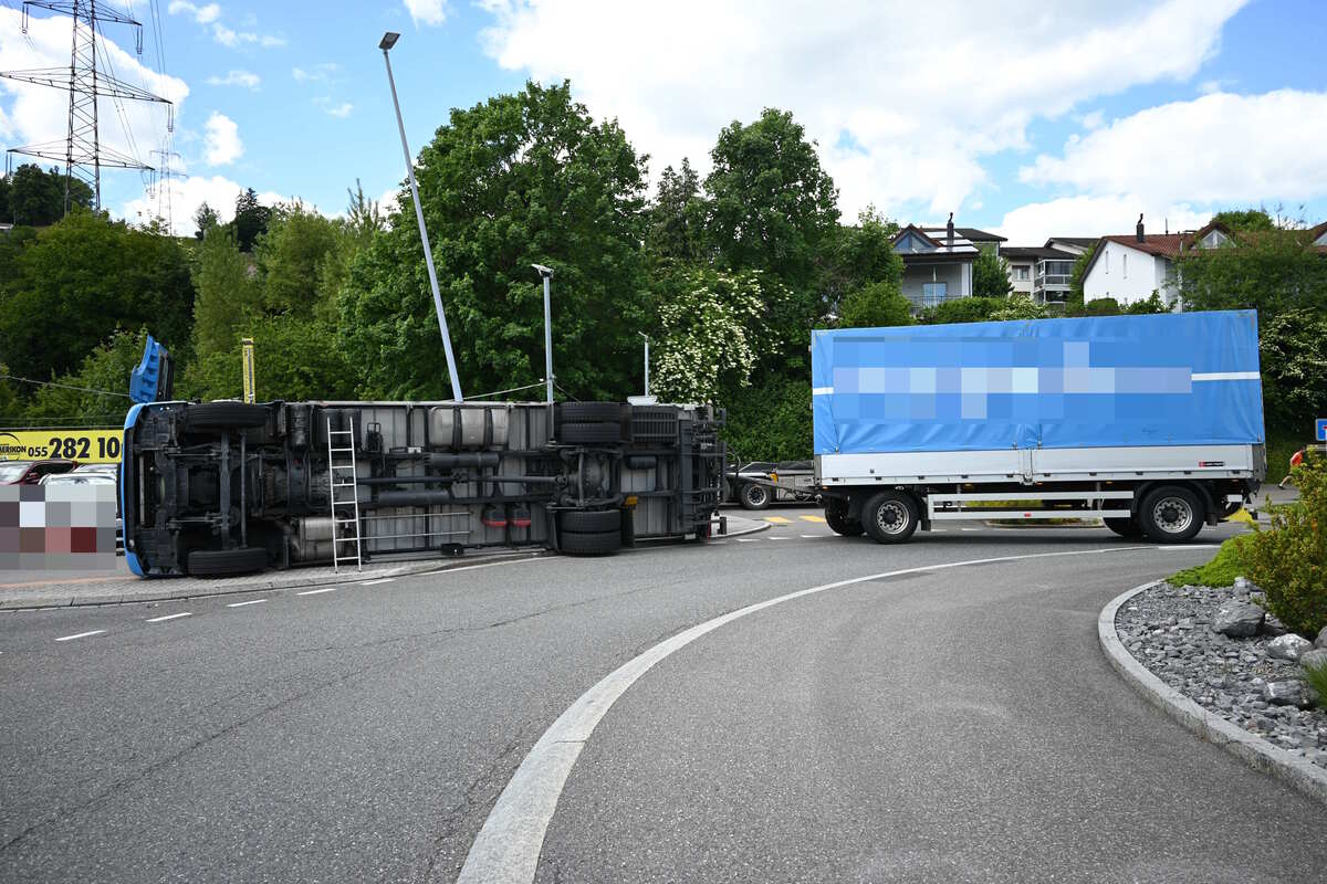 Unfall in Schmerikon SG – Lastwagen umgekippt - Verkehrsbehinderungen wegen Bergung