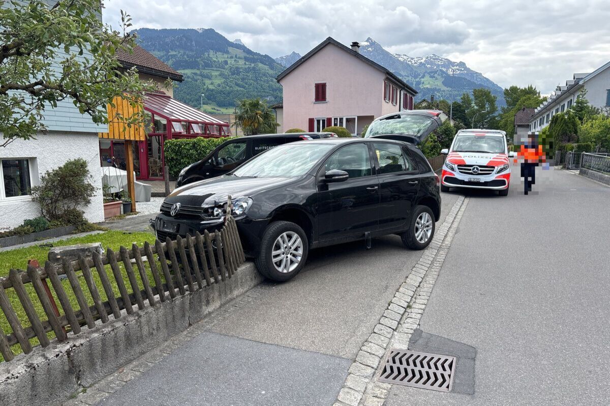 Unfall in Niederurnen GL – Gegen einen Gartenzaun und Betonpfeiler geprallt