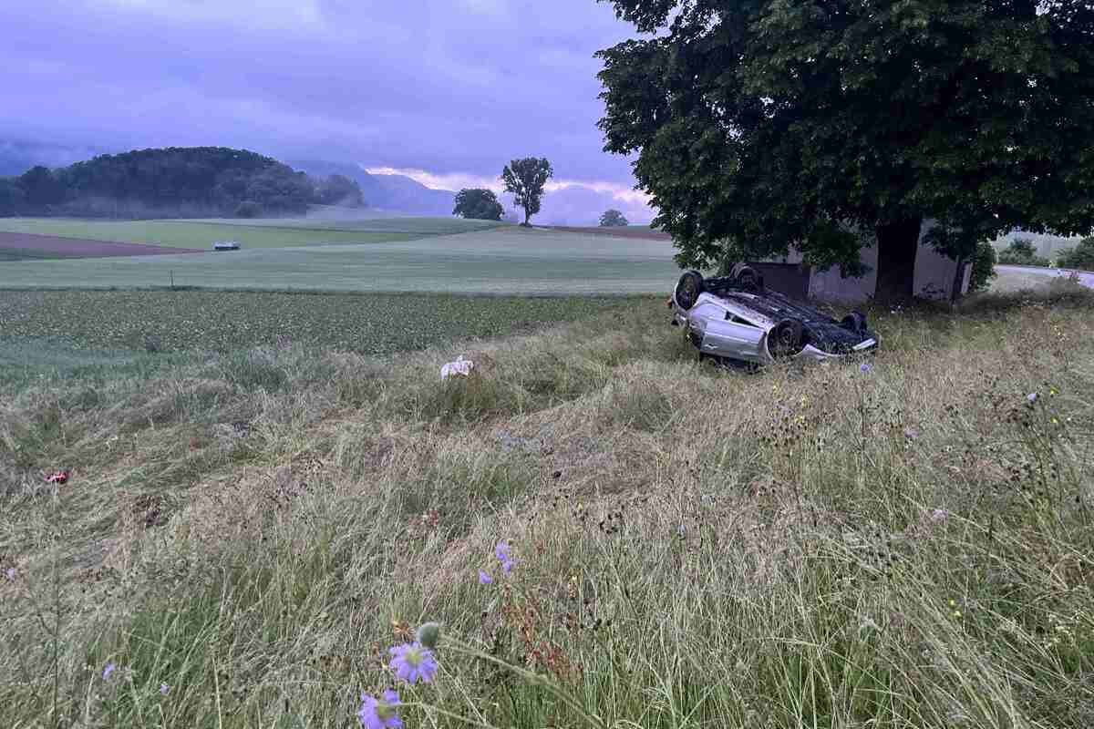 Nennigkofen SO – Auto überschlägt sich bei Unfall
