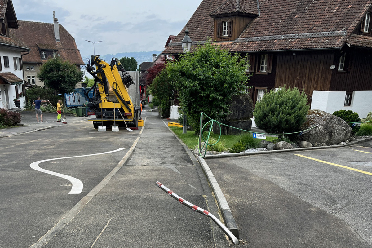 Greppen LU – Diesel läuft nach LKW-Unfall in Vierwaldstättersee
