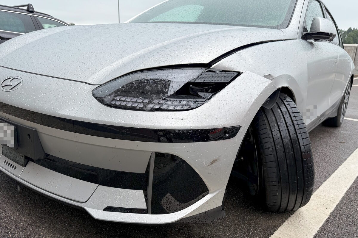 St.Gallen – Fahrunfähiger Autofahrer flüchtet nach Unfall