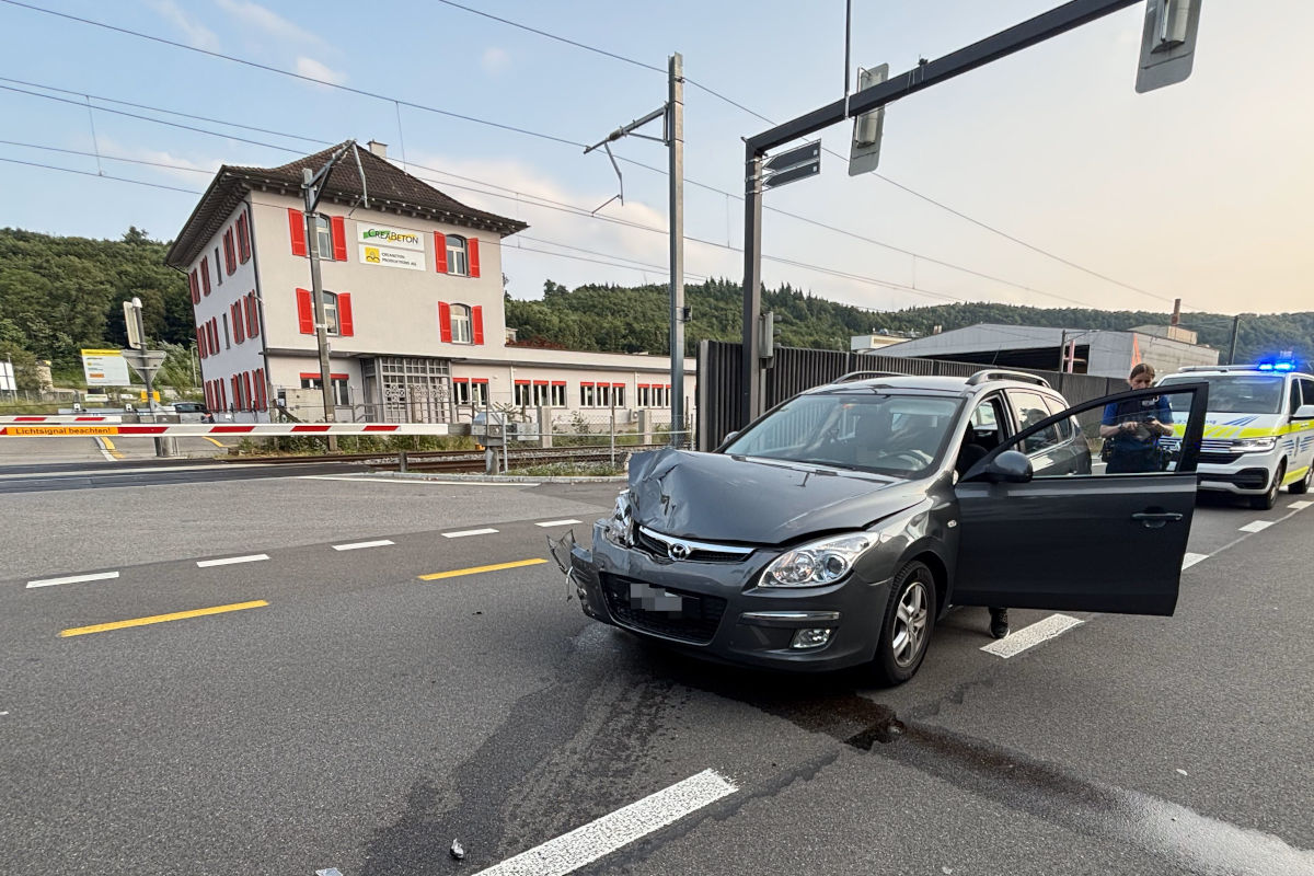 Unfall in Brugg AG – Kollision weil Lenkerin Rotlicht missachtete