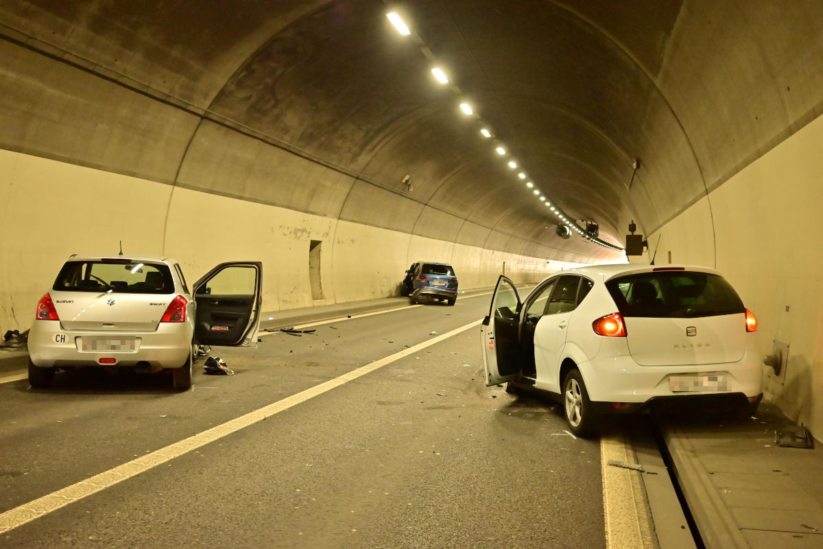Tödlicher Verkehrsunfall auf der A15 bei Eschenbach SG – Frau verstirbt auf Unfallstelle