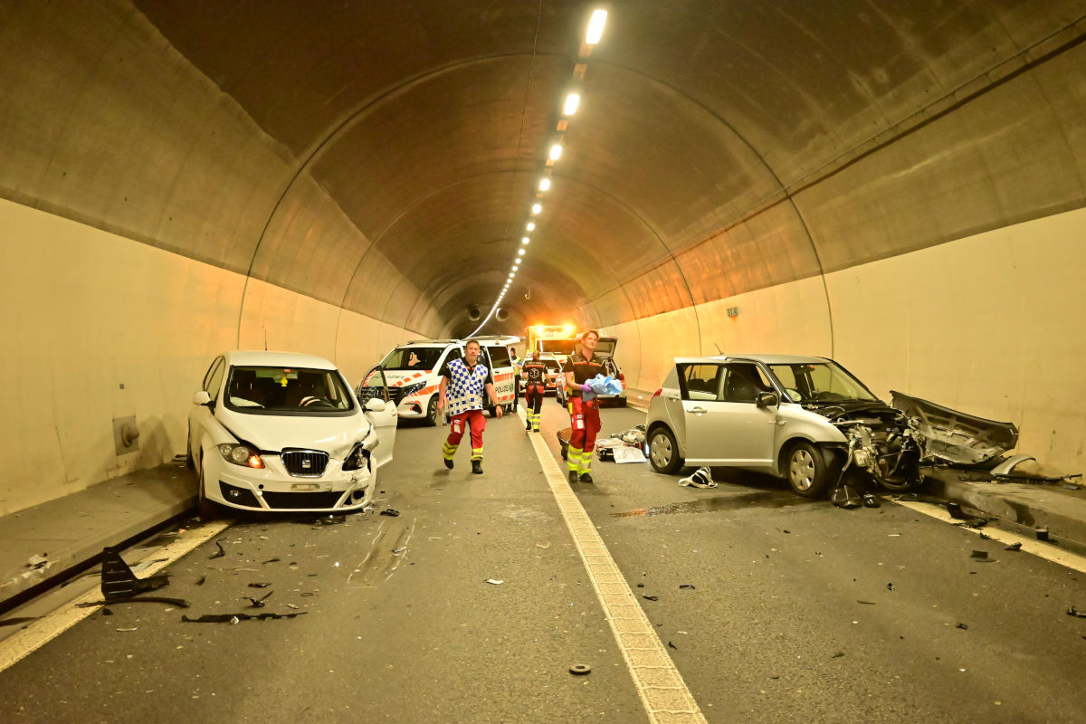 Tödlicher Verkehrsunfall auf der A15 bei Eschenbach SG – Frau verstirbt auf Unfallstelle