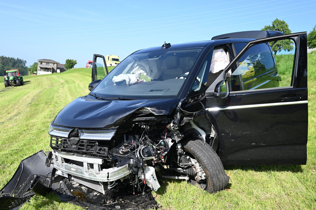 Unfall in Kirchberg SG – Zwei Verletzte nach Frontalkollision