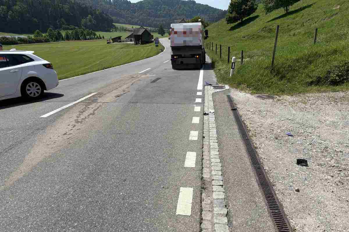 Flawil SG – Unfall zwischen Putzmaschine und Roller