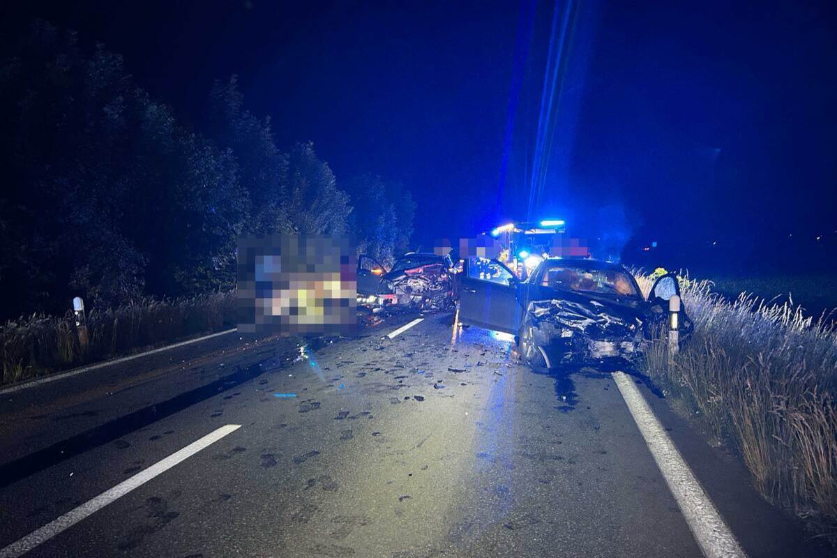 Kölliken AG – Verkehrsunfall zwischen Mercedes und Audi fordert drei Schwerverletzte