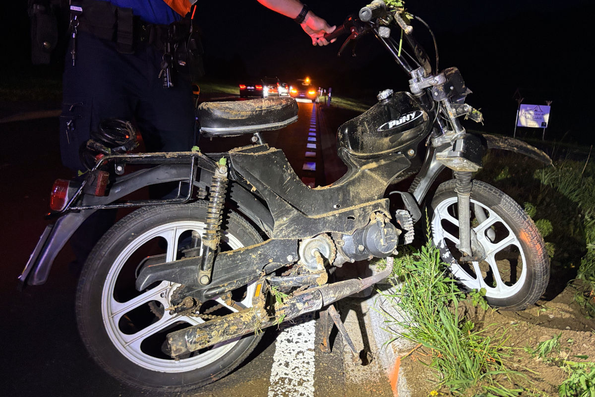 Unfall in Eggersriet SG – Motorrad kollidiert mit Mofa
