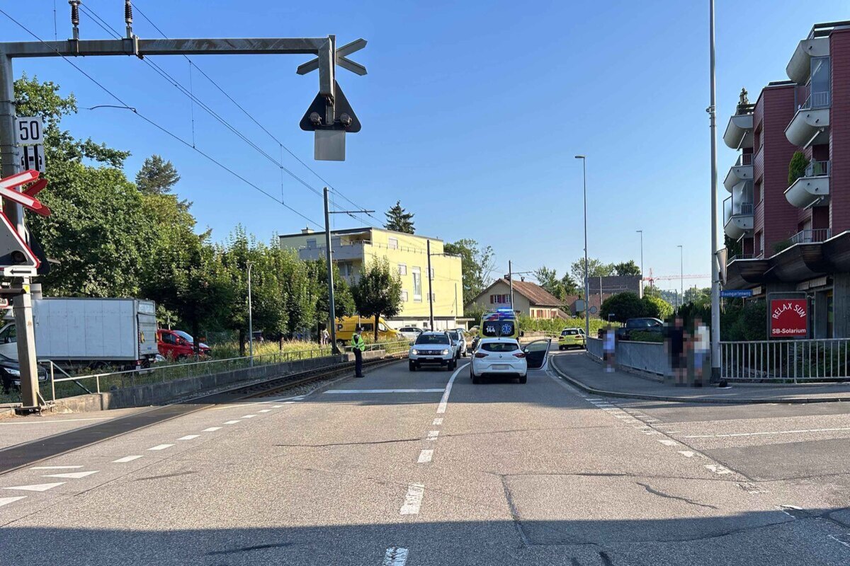 Oberentfelden AG – Fussgänger bei Unfall schwer verletzt