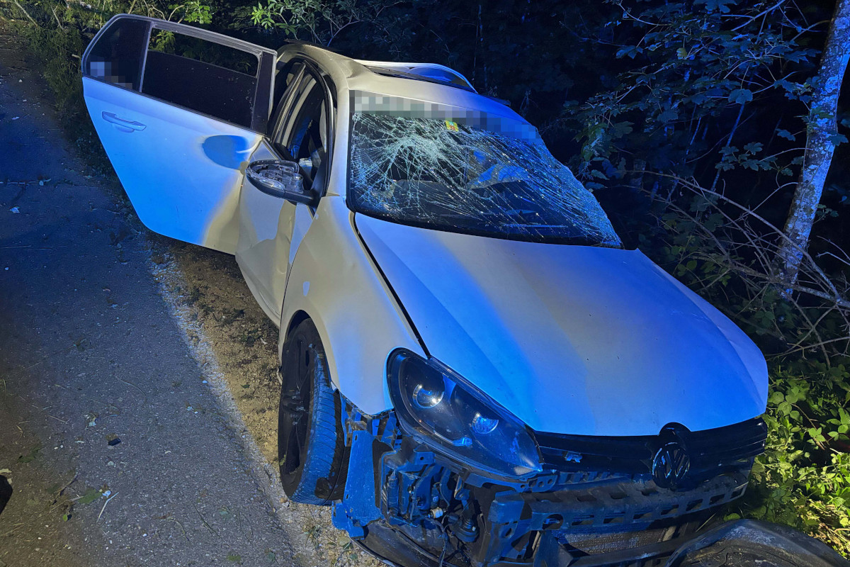 Heftiger Unfall in Möhlin AG – Lenker wird aus Auto geschleudert