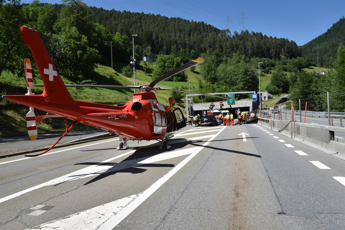 A13 Rongellen GR – Frontalkollision mit mehreren Verletzten führt zu Abbruch der Alpen Challenge
