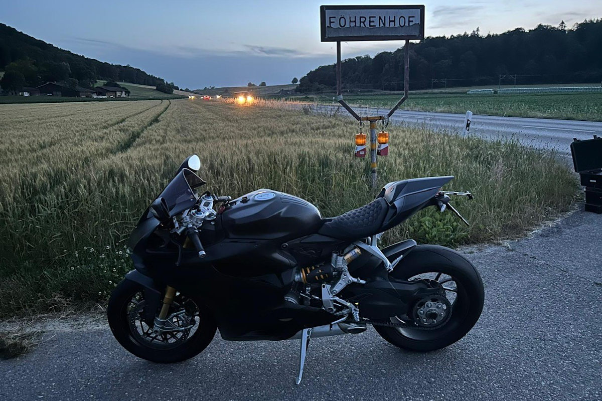 Bei Geschwindigkeitskontrolle in Guntmadingen SH – Raser auf Töff gestoppt