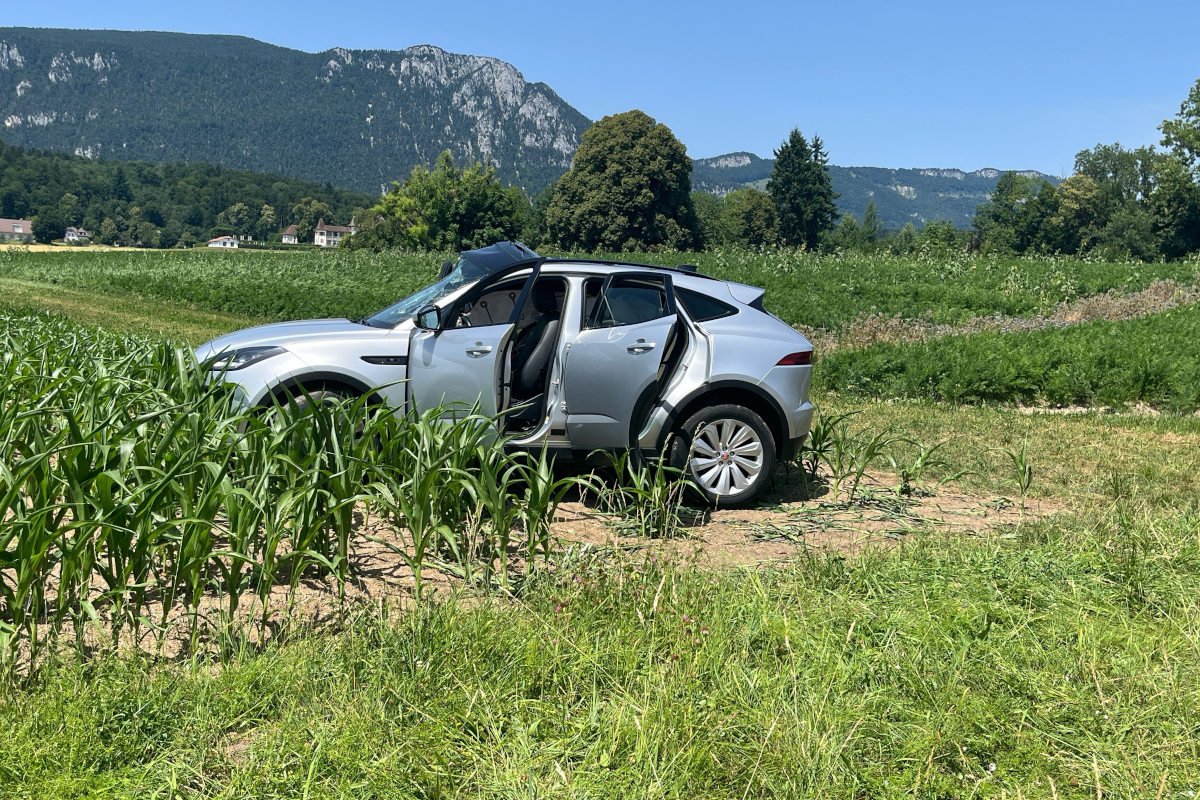Unfall in Feldbrunnen SO – Drei Verletzte nach Kollision mit Schmalspurbahn