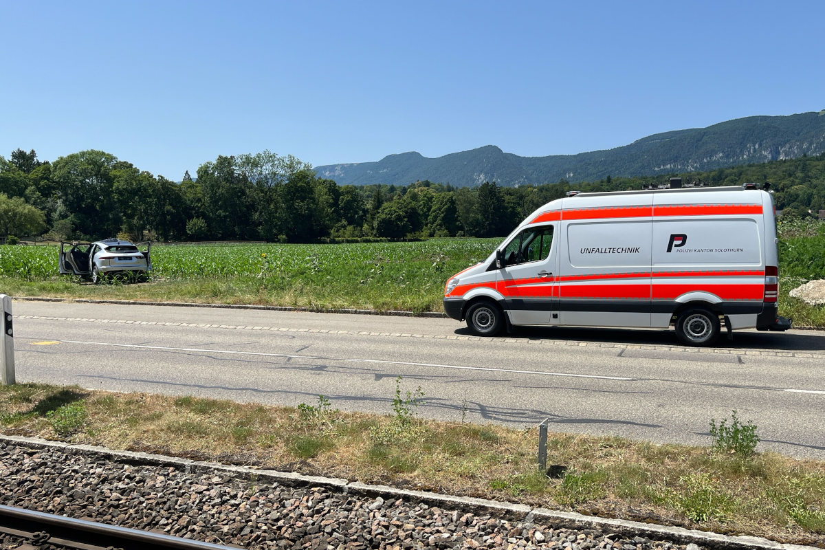 Unfall in Feldbrunnen SO – Drei Verletzte nach Kollision mit Schmalspurbahn