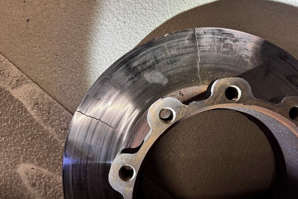 Stadtpolizei St.Gallen legt Lastwagen mit defekten Bremsen still