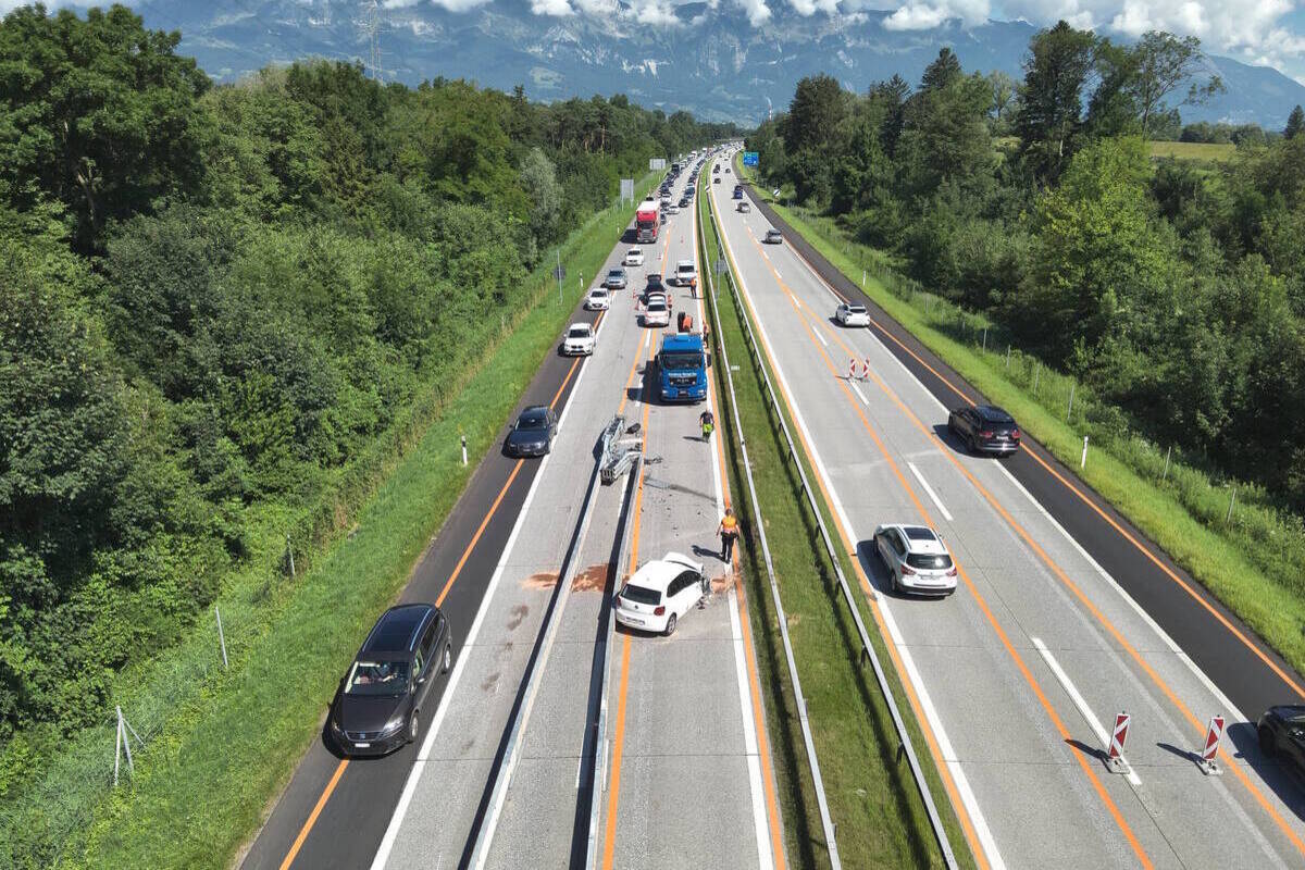 Buchs/A13 SG – Lenker verursacht fahrunfähig mehrere Kollisionen