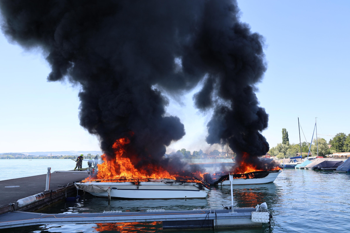 Zug ZG – Mehrere Boote nach Brand in Hafen gesunken