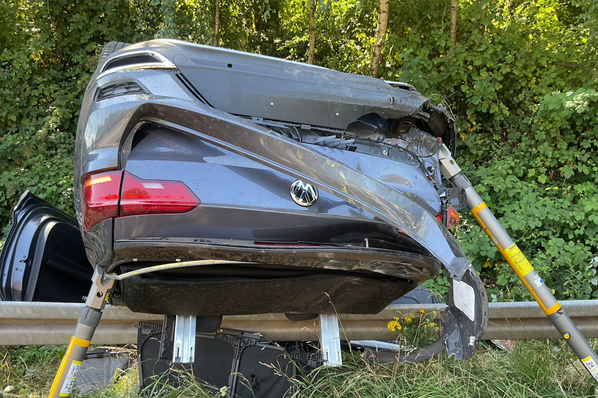 B236 Dortmund NRW – Schwerer Unfall mit eingeklemmter Person verursacht Vollsperrung