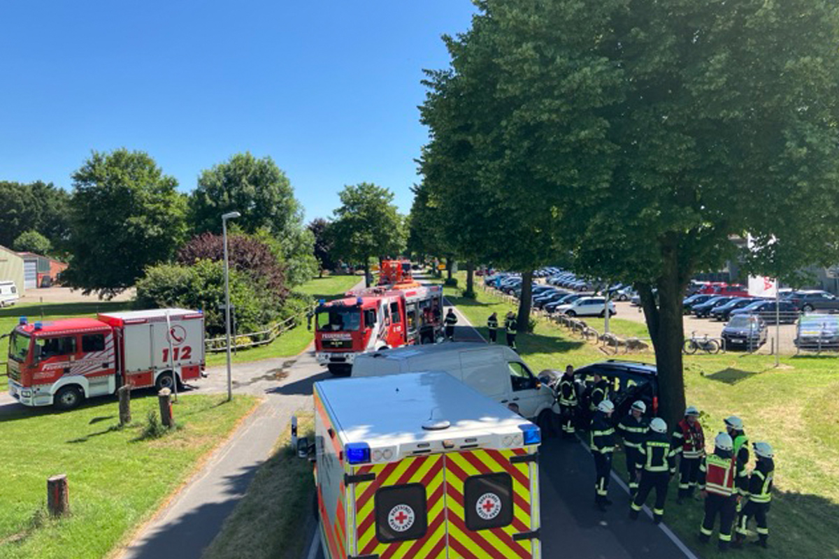 Beckdorf ND – Schwerer Unfall mit eingeklemmter Frau und Rettungshubschrauber-Einsatz