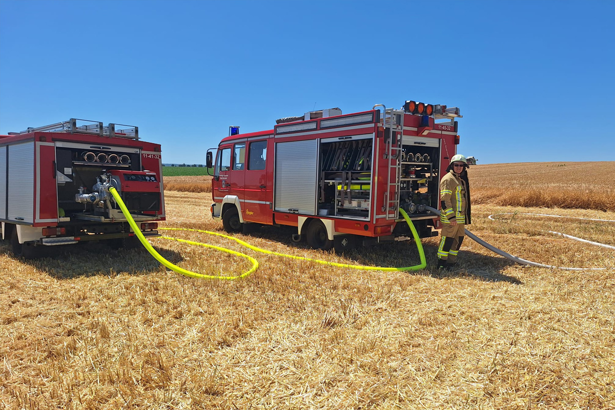 Brand von Getreidefeld in Helmstedt NI – Feuerwehr verhindert Ausbreitung