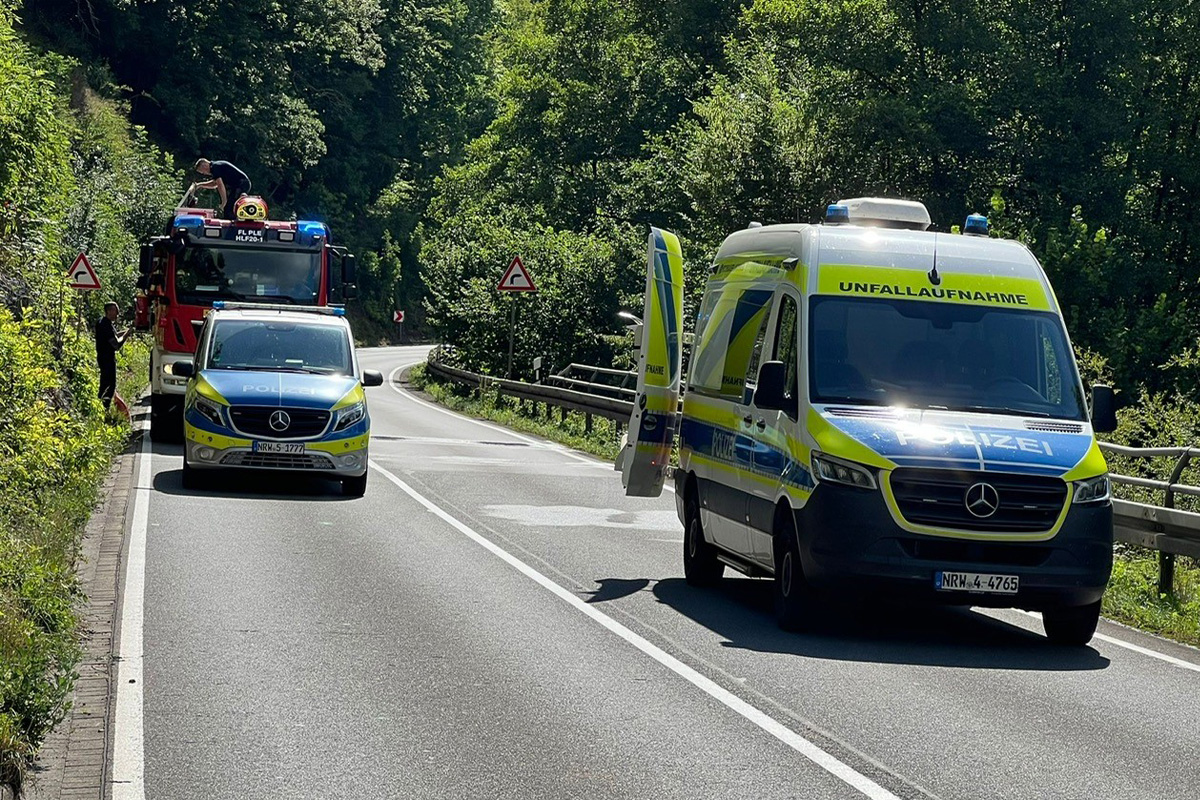 Plettenberg NW – Schwerverletzter Fahrer nach Unfall auf B236
