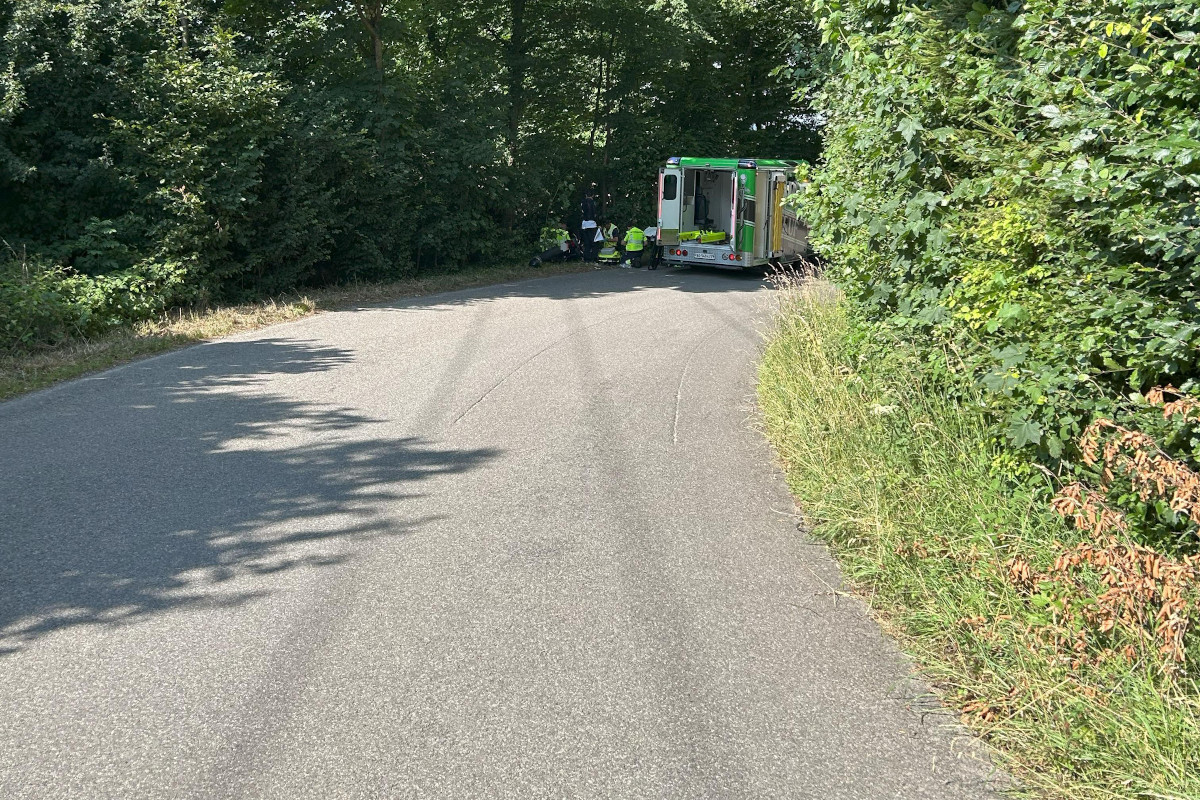 Birrhard AG – 18-Jähriger nach Unfall mit Motorrad in Spital geflogen