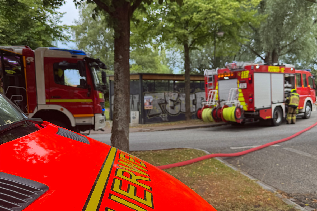 Wedel SH – Fahrzeugbrand in Tiefgarage löst Großeinsatz aus