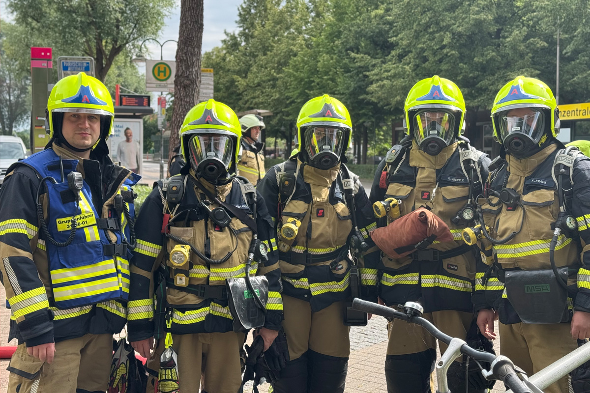 Wedel SH – Fahrzeugbrand in Tiefgarage löst Großeinsatz aus